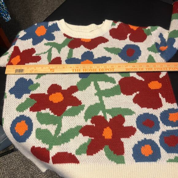 BiBi  Crewneck Floral Knit Sweater with Red, Blue, Green, Orange Flowers Size M - Picture 5 of 7